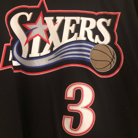 Mitchell & Ness Philadelphia 76ers Allen Iverson Hardwood Classic T-Shirt - Picture 3 of 5